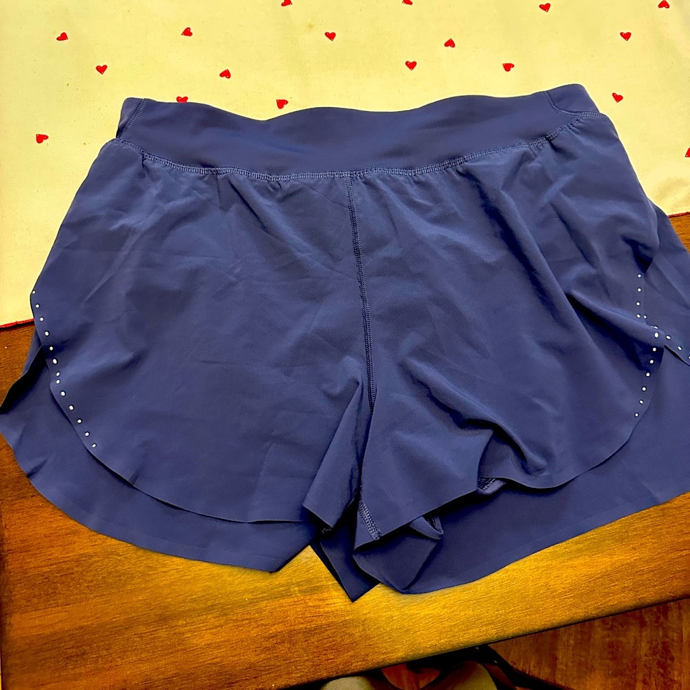 Lululemon Fast and Free Shorts NWOT size 10 Navy